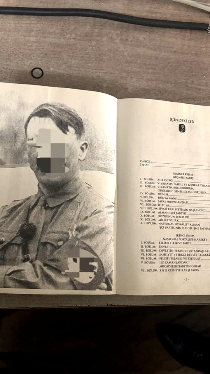 Таможенники Новороссийска изъяли экстремистскую литературу у моряка из Турции