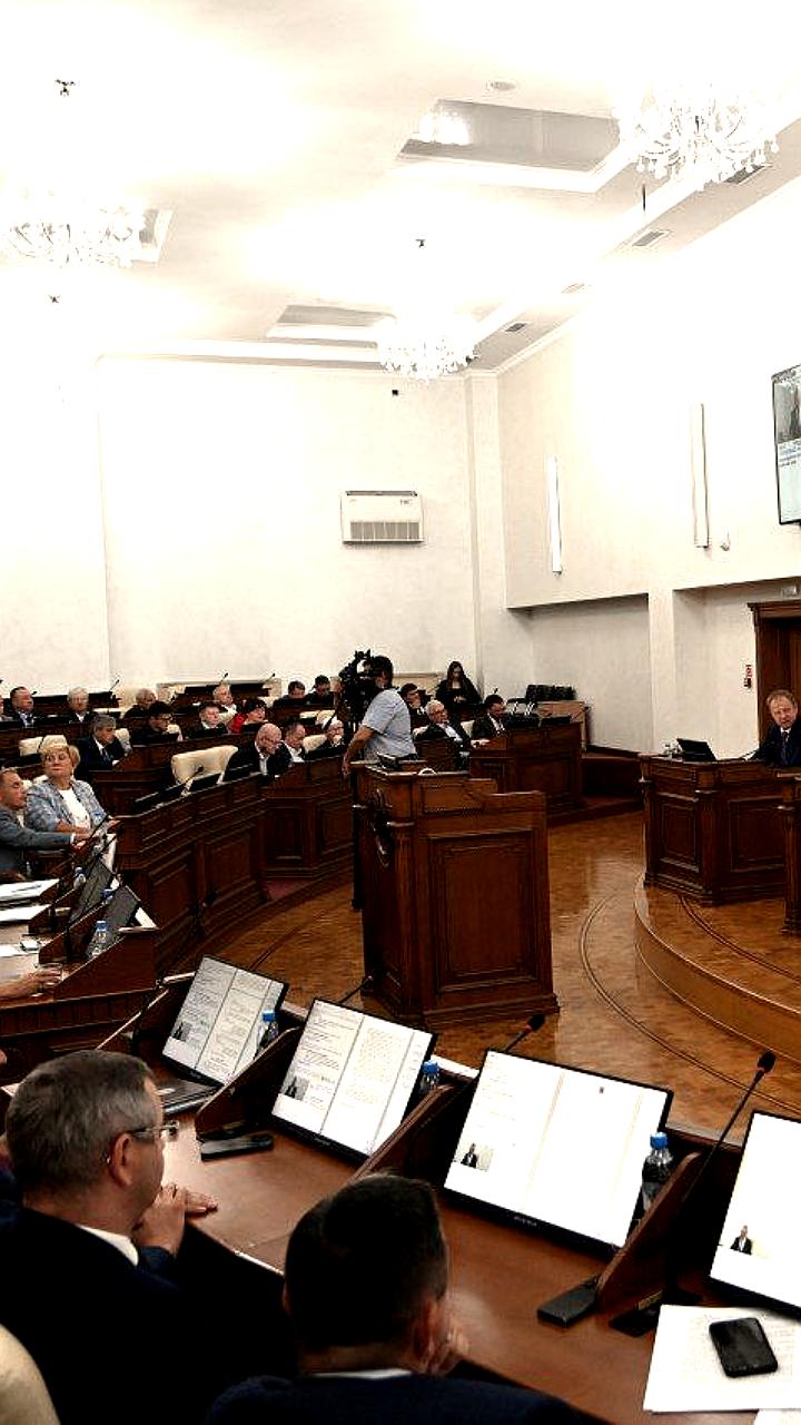 На 43-й сессии АКЗС рассмотрят закон о креативных индустриях