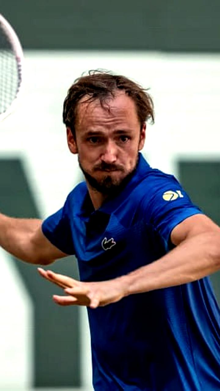 Медведев оштрафован на 42,5 тыс. долларов за поведение на US Open 2025