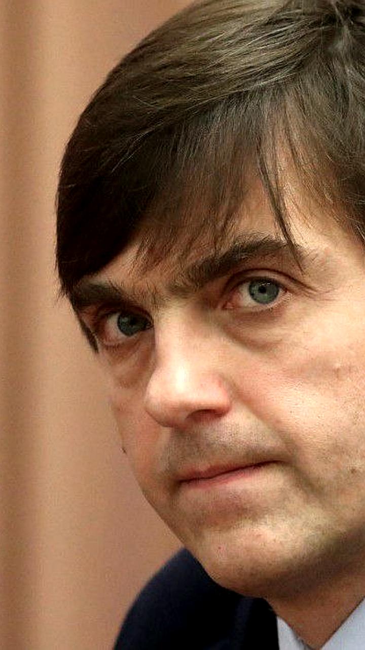 Минпросвещения подтверждает право школ на самостоятельное определение школьной формы