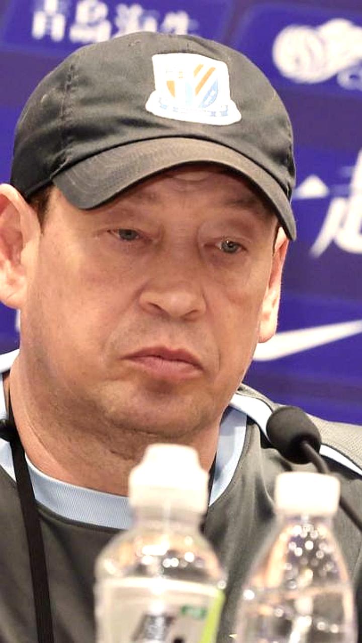 Шанхай Шэньхуа под руководством Леонида Слуцкого проиграл Ухань Фри Таунс в чемпионате Китая
