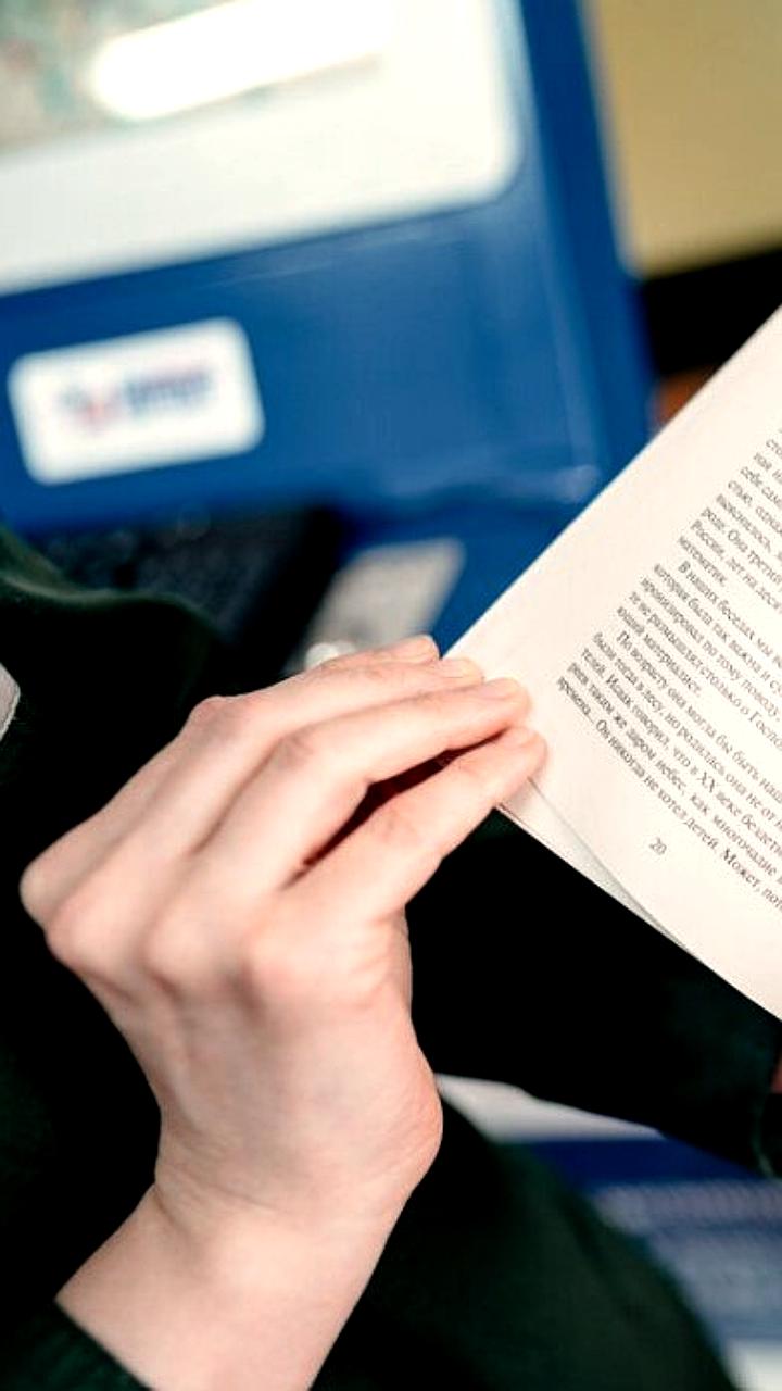 Узбекистан вводит сокращение тюремного срока за прочитанные книги