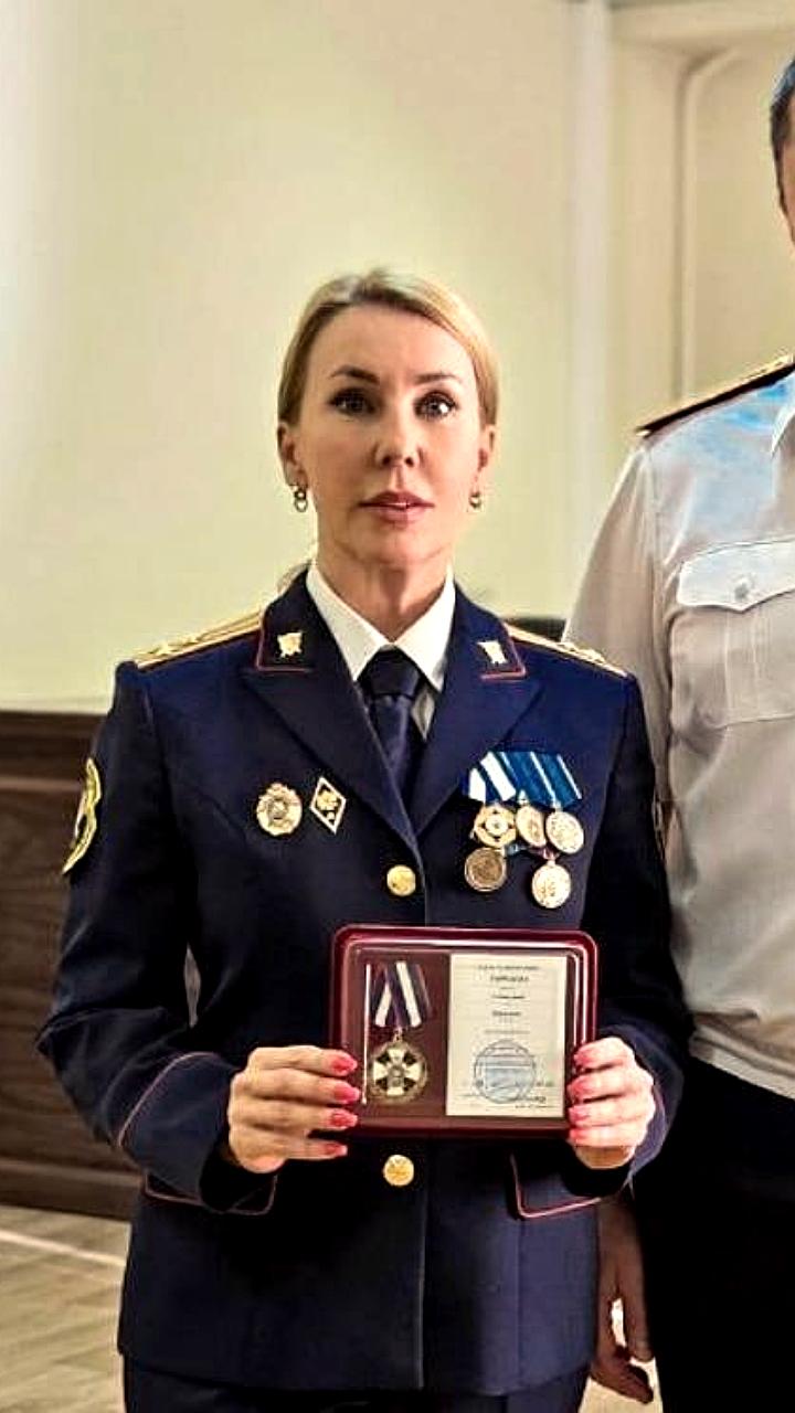 Светлана Тарнаева награждена медалью за гражданственность за предотвращение мошенничества в Архангельске