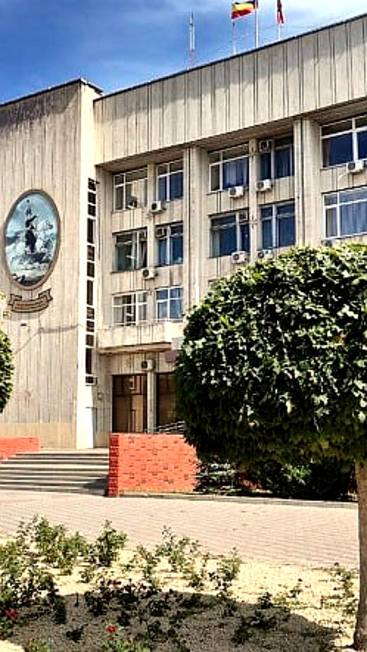 В Комсомольске направят сэкономленные средства на новые остановки и тротуары
