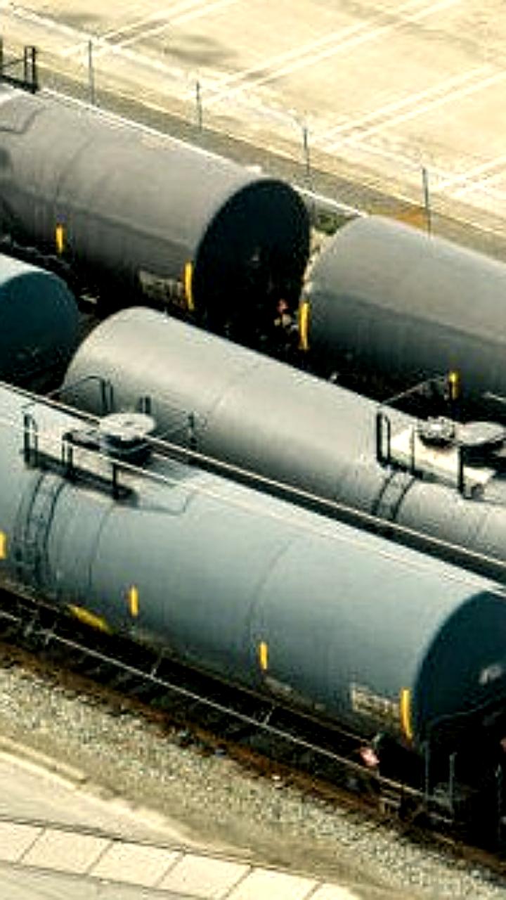 Казахстан продлевает запрет на вывоз нефтепродуктов до середины 2026 года