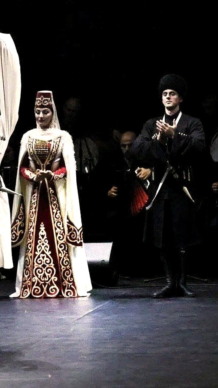 Алтайский ансамбль Огоньки и кавказские ансамбли представят культурные программы на международных фестивалях