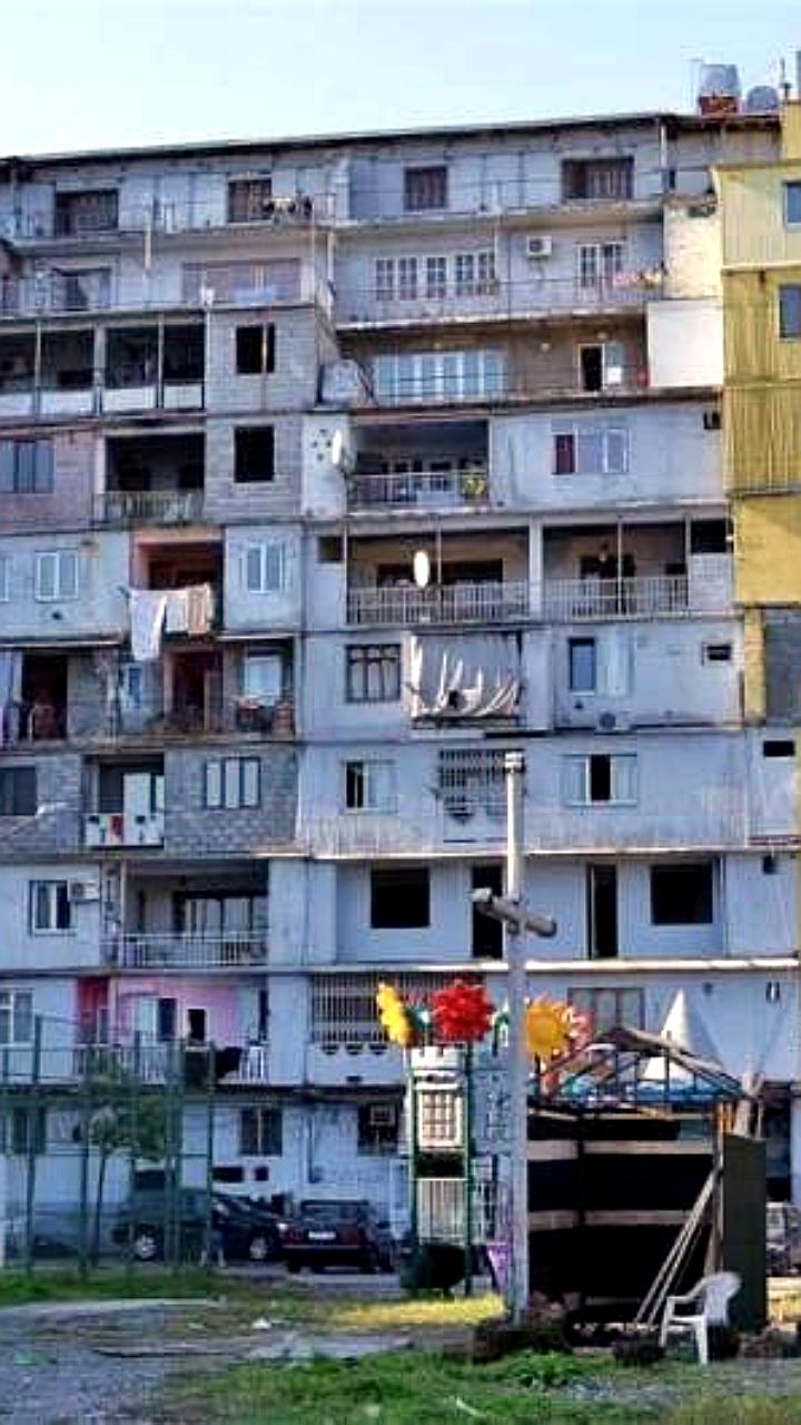 Сотни тысяч россиян живут в незаконных многоквартирных домах