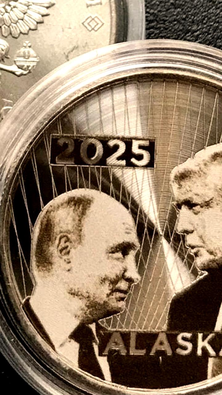 Сувенирные монеты с Путиным и Трампом к саммиту на Аляске доступны на маркетплейсах