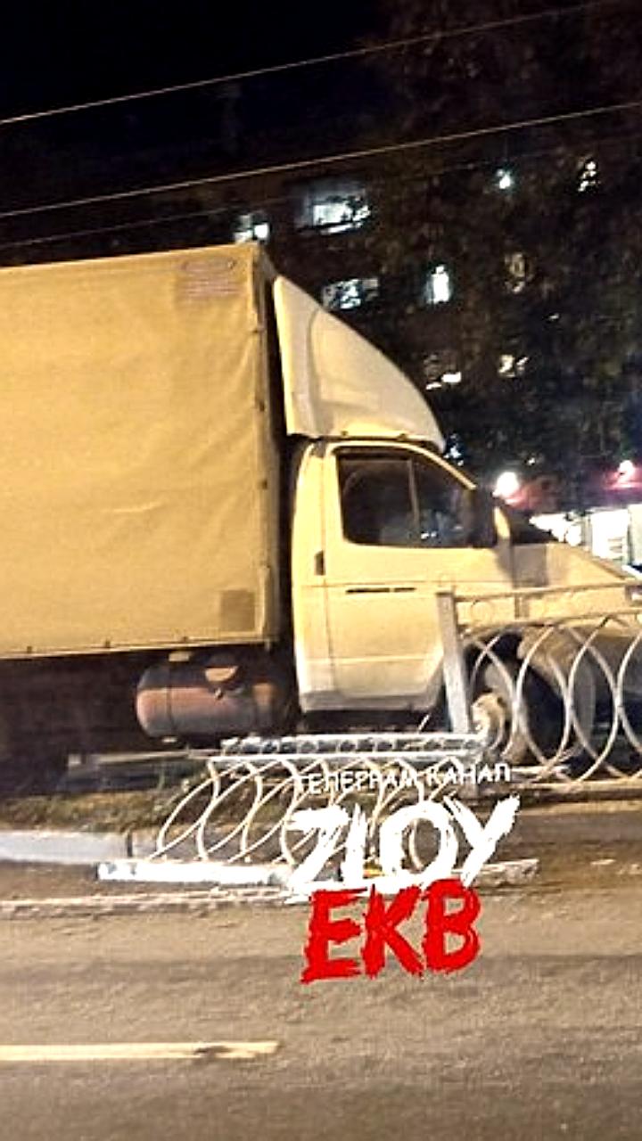 В Екатеринбурге пьяный водитель грузовика и случай с без сознания мужчиной
