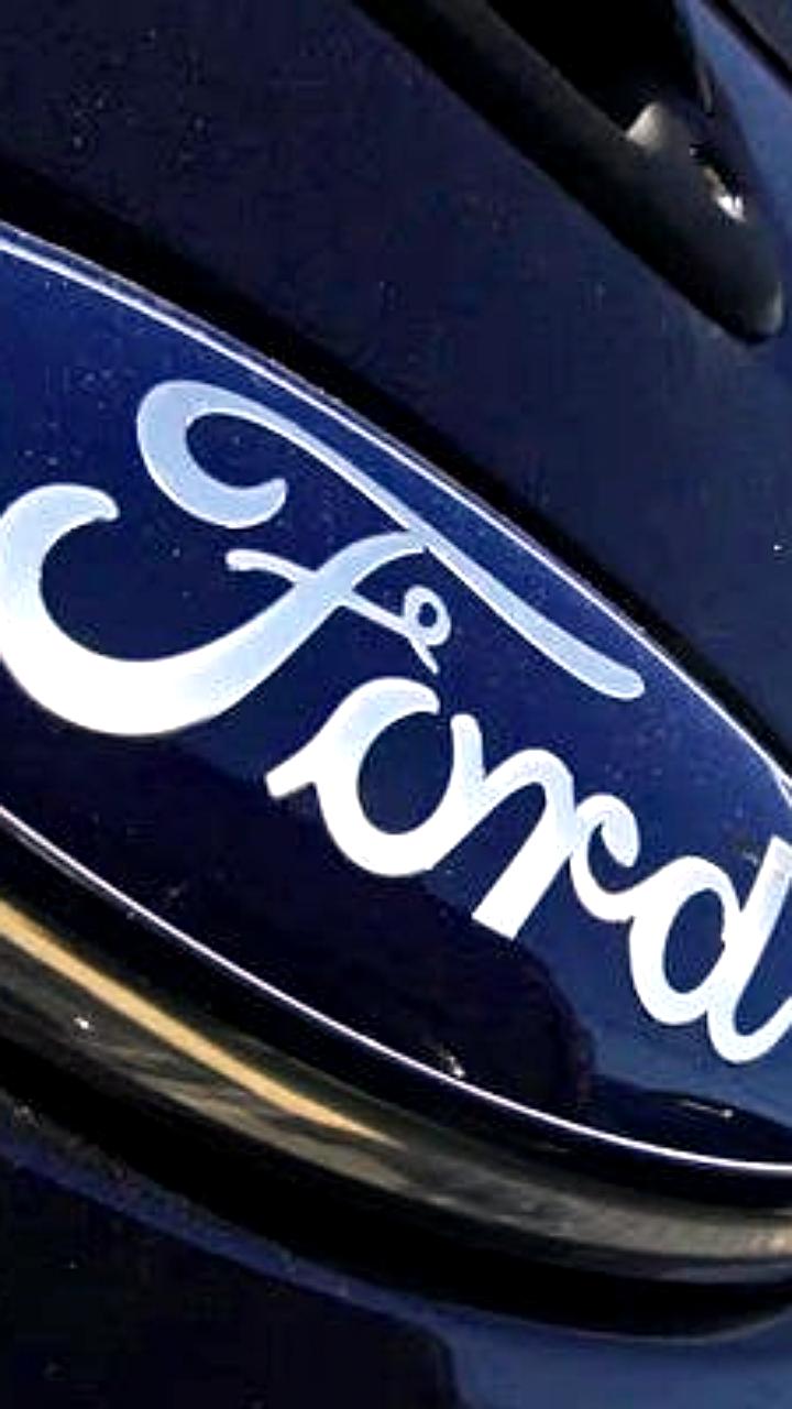 Ford отзывает 1,5 миллиона автомобилей в США из-за проблем с камерами заднего вида