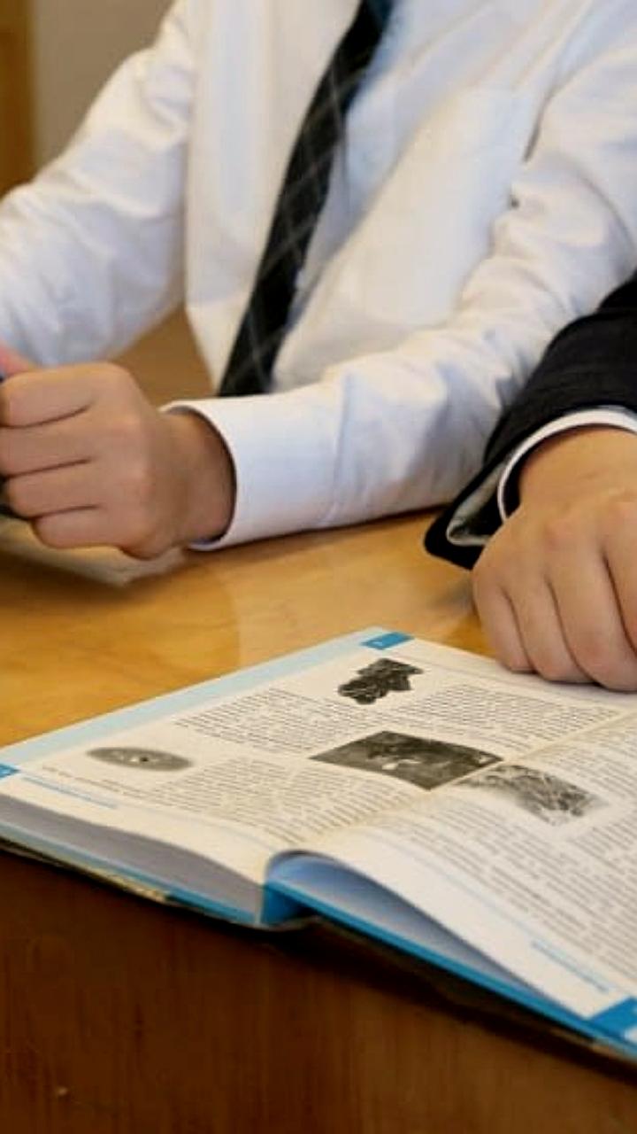 Проблемы с зачислением первоклассников: депутаты и родители требуют решения