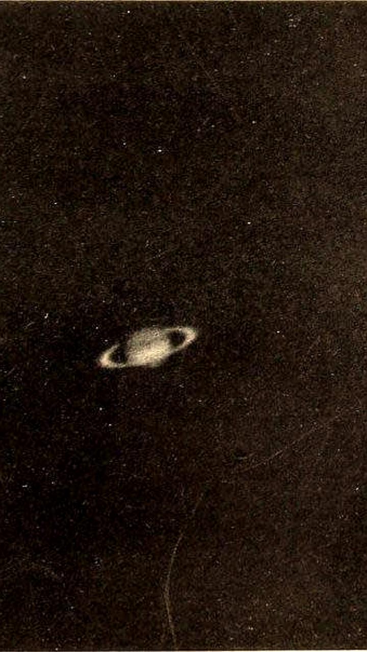 Старейший снимок Сатурна, сделанный в 1912 году, раскрывает тайны космоса