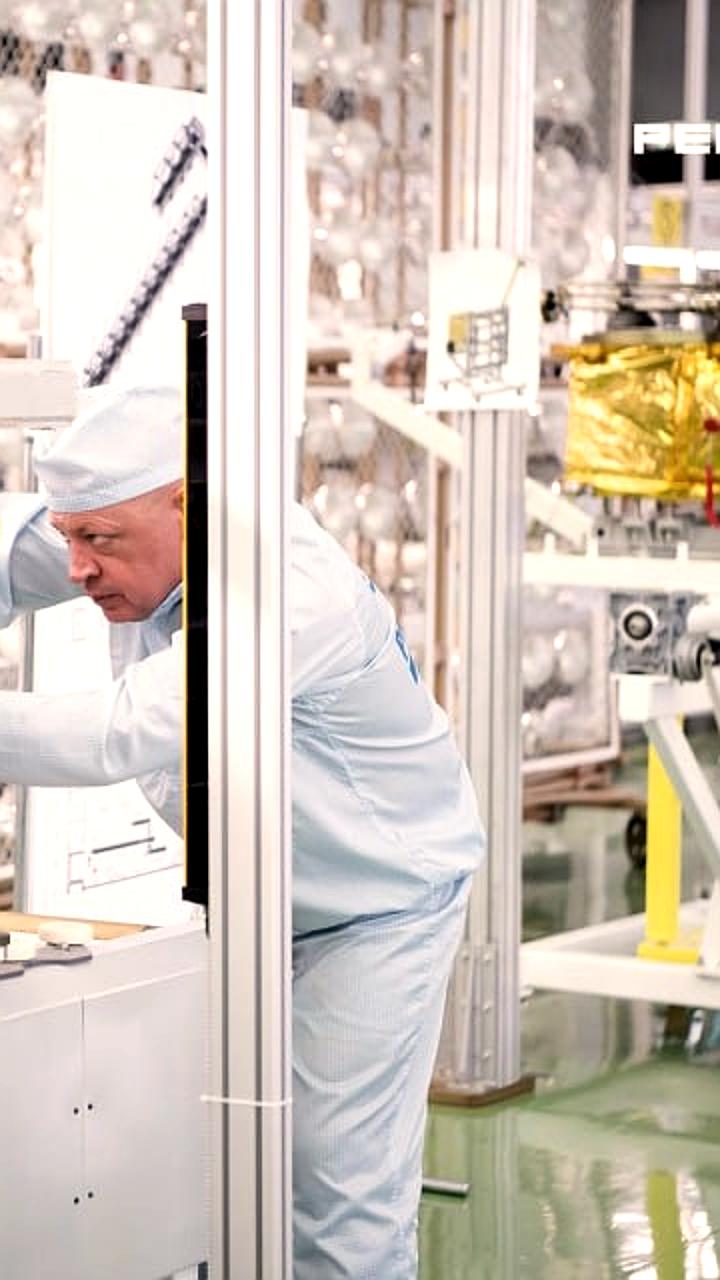 Россия запускает массовое производство малых спутников с новой платформой