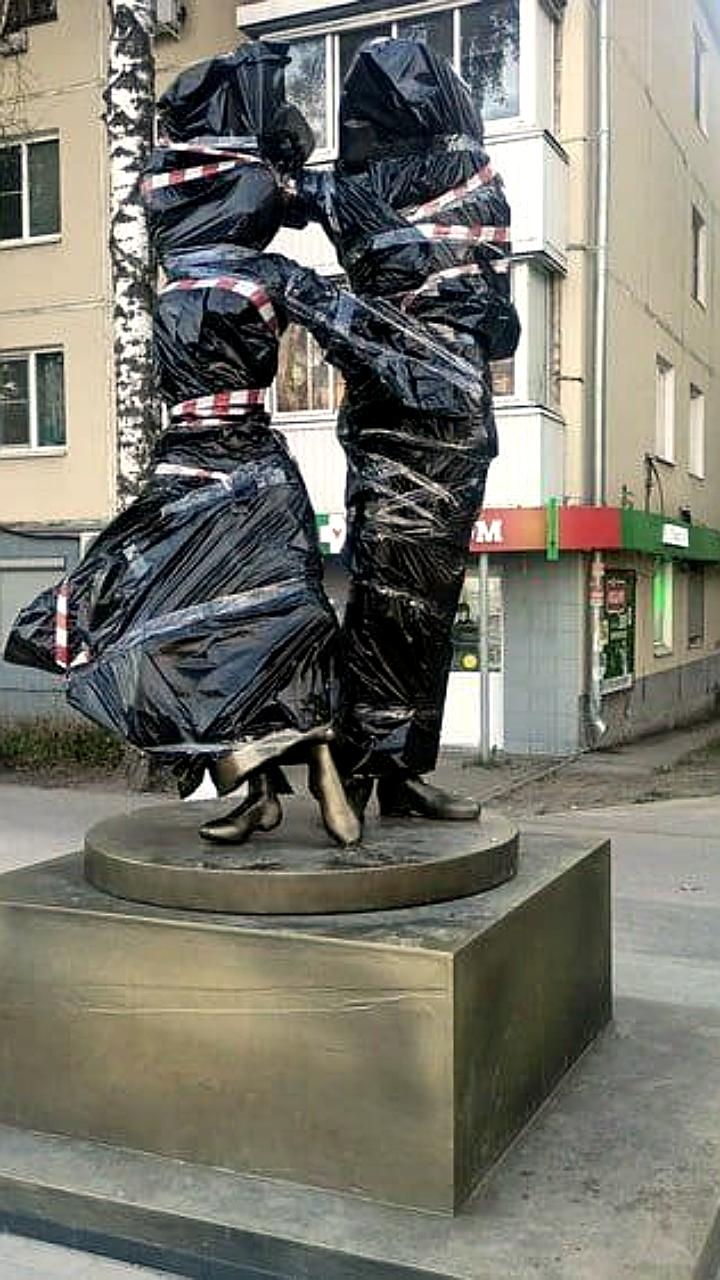 В Рязани закрыли скульптуру на Севастопольской аллее из-за несоответствия