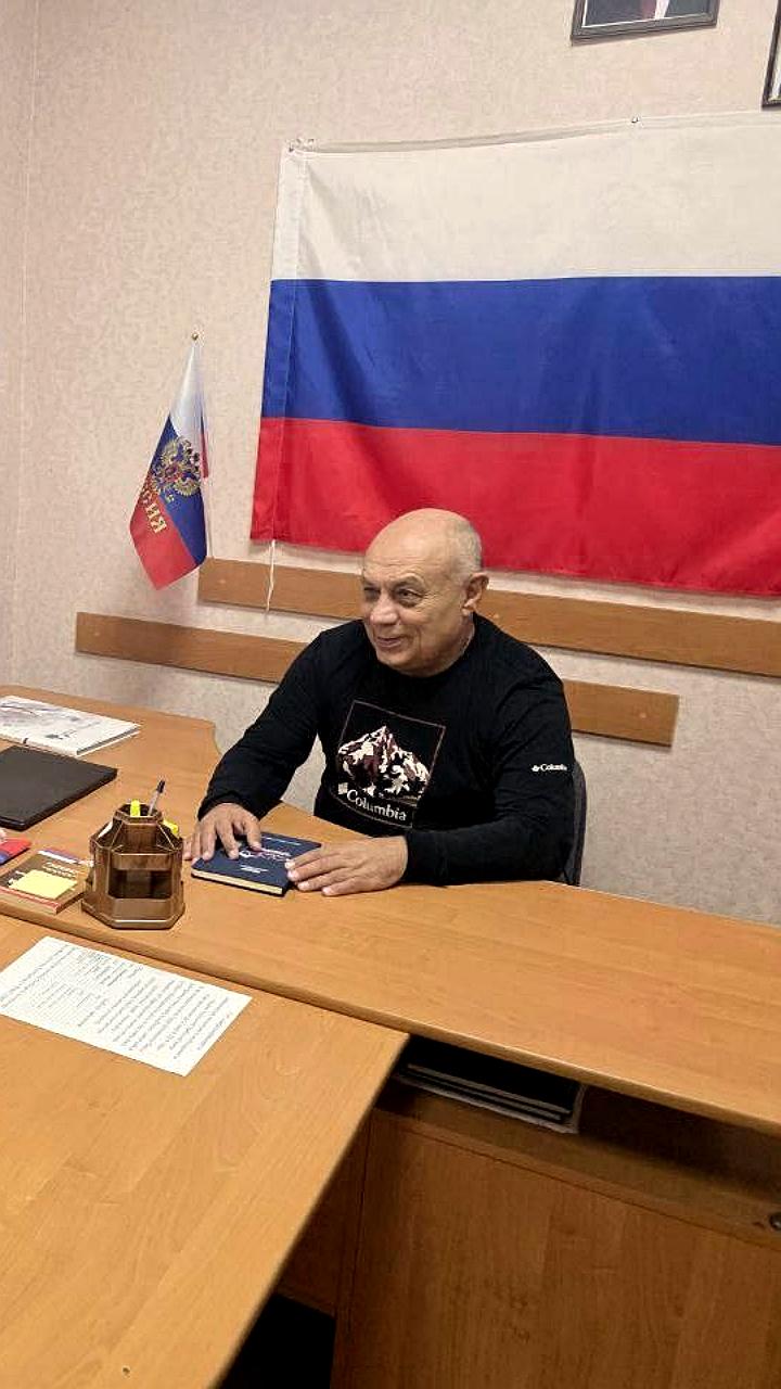Депутаты проводят прием граждан для решения социальных и земельных вопросов