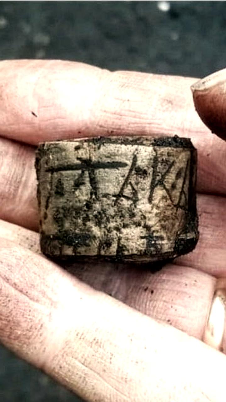 В Великом Новгороде найдена берестяная грамота XII века, подтверждающая грамотность женщин
