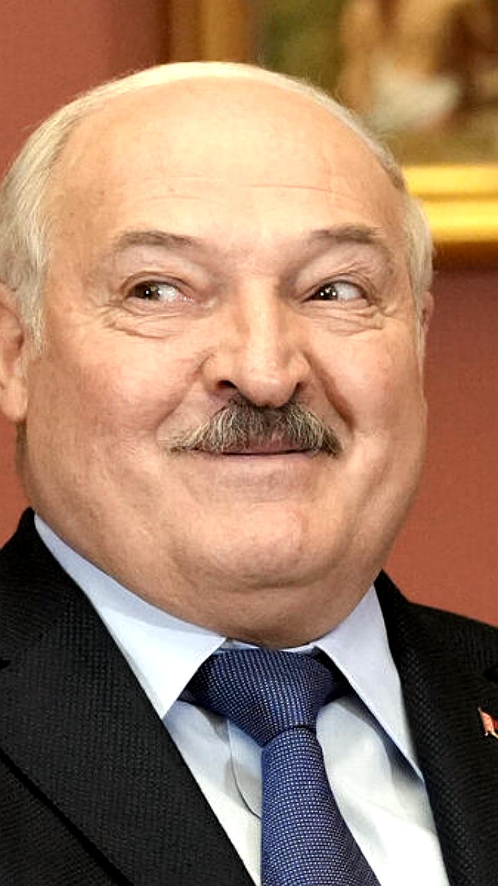 Кабмин утвердил список стран с благоприятными условиями для туристов