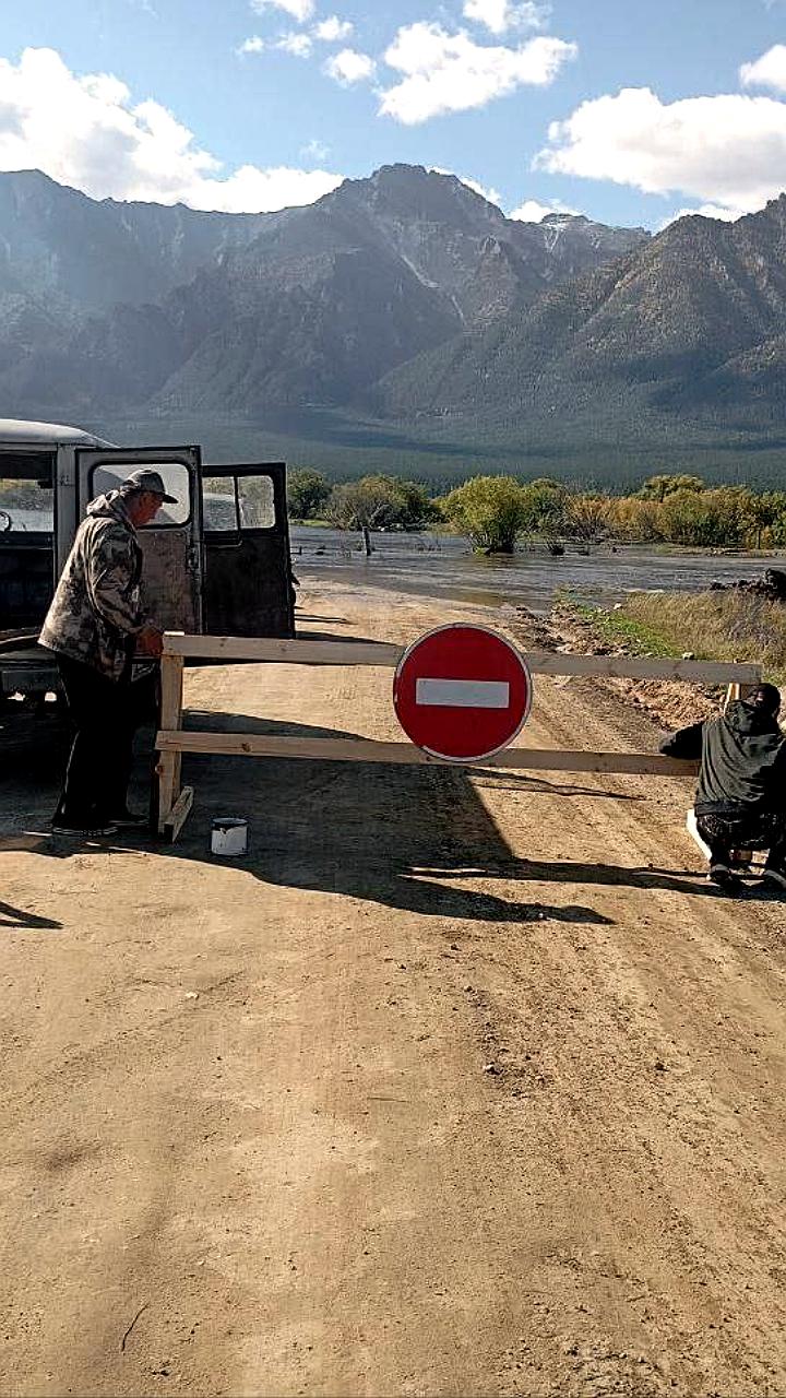 В Бурятии затоплена дорога из-за подъема уровня воды в реке Баргузин