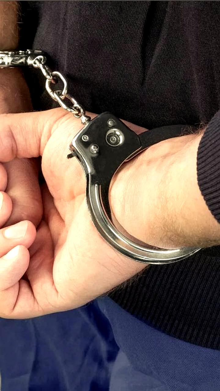 Мужчина ограбил ювелирный магазин, чтобы попасть в тюрьму в Таиланде