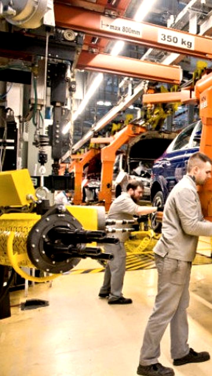 АвтоВАЗ вводит четырехдневную рабочую неделю из-за снижения продаж
