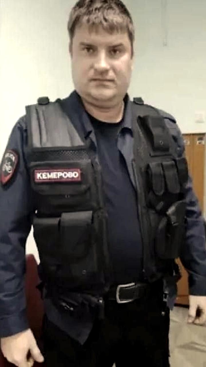 В Кемерове задержан автослесарь, masquerading as a police officer to regulate traffic