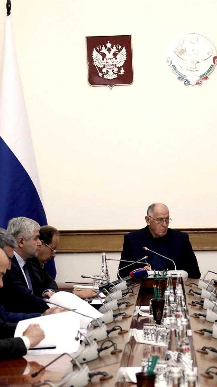 Совещание по реализации прорывных проектов в Дагестане под руководством Абдулмуслима Абдулмуслимова