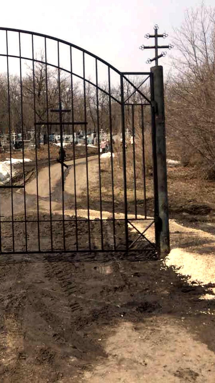 В Стрежевом и Солнечном принимают меры против медведей на кладбищах
