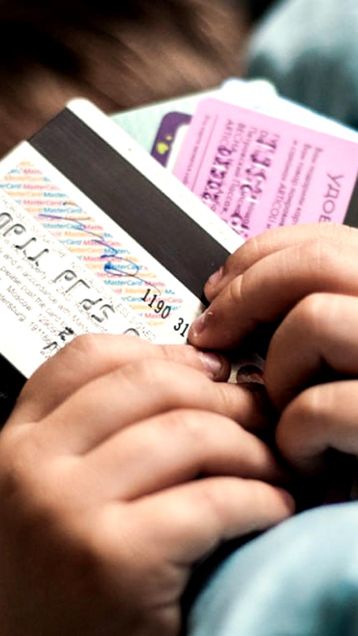 Исследование ЮMoney: Увеличение переводов карманных денег на карты среди родителей