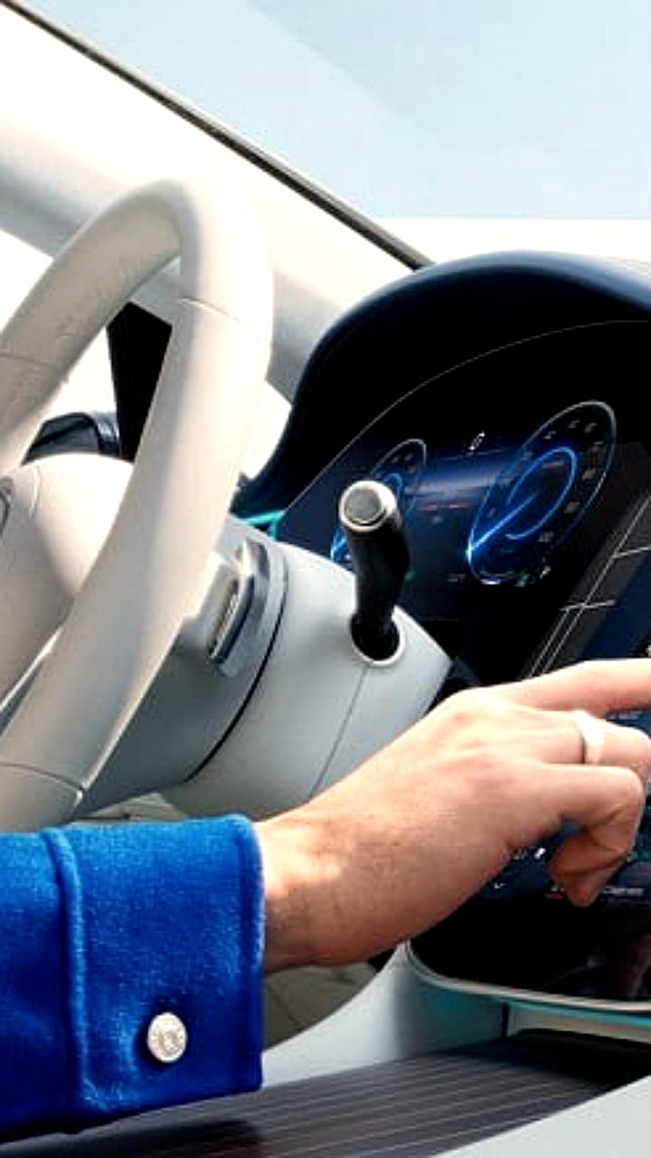 Mercedes-Benz возвращает физические кнопки в интерьеры новых моделей