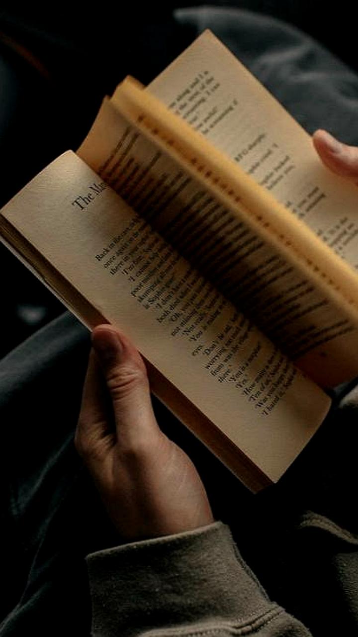 Минцифры разрабатывает книжную карту для молодежи с поддержкой VK и Яндекс