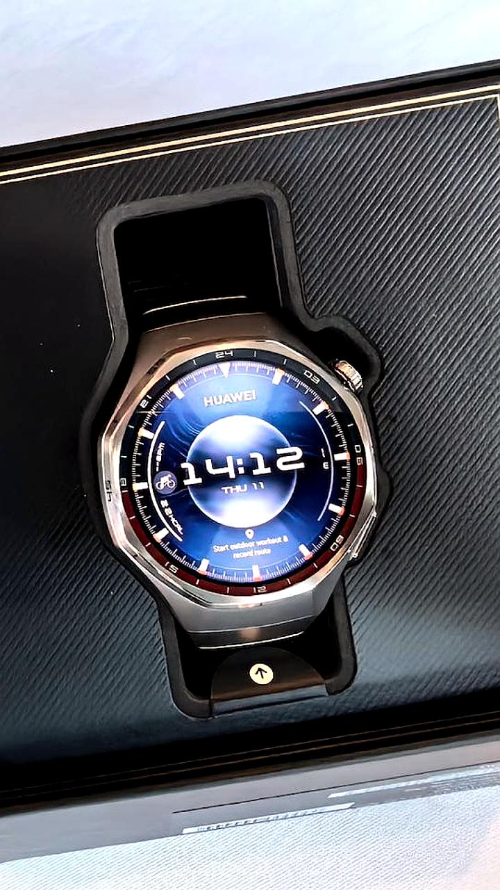 Huawei представила новые смарт-часы WATCH GT 6 на презентации в Париже