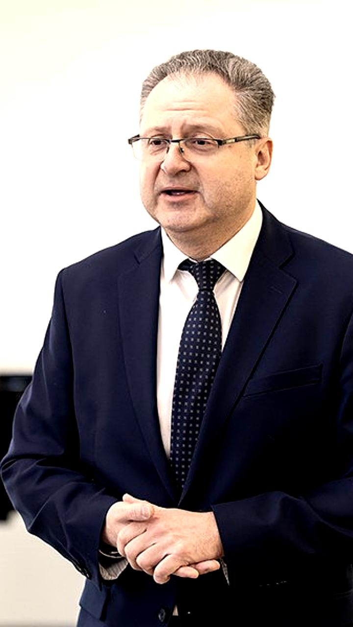 Максим Коломиец вновь назначен министром по муниципальному развитию Калининградской области