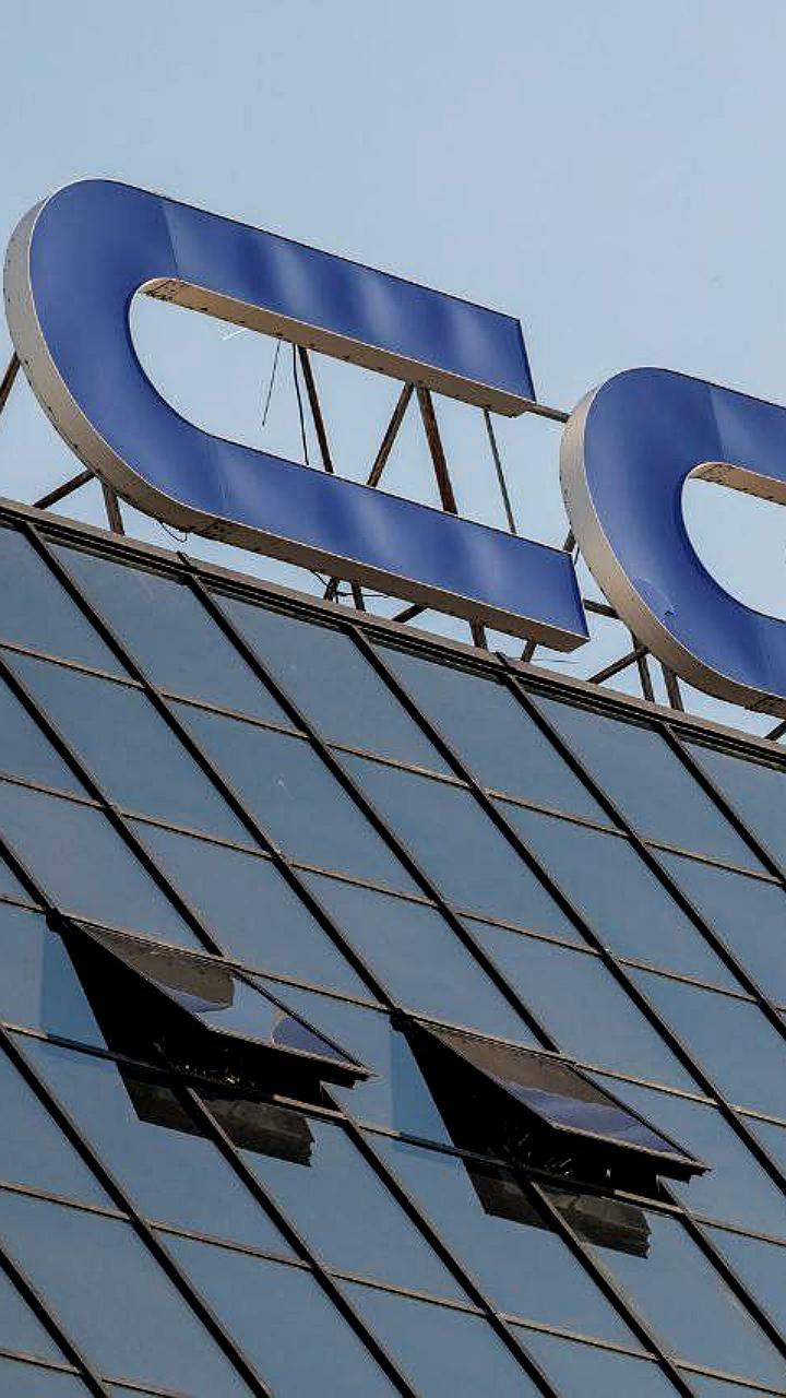Аэропорт Сочи восстанавливает расписание после временного закрытия