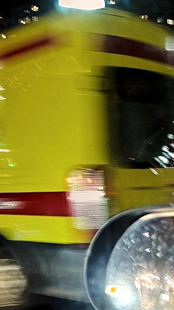 Скорая помощь задержалась в Стамбуле и столкнулась с легковым автомобилем в Ярославле