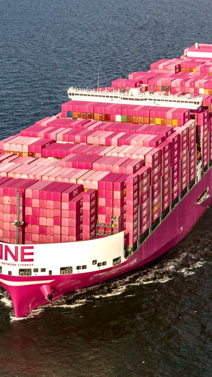 Контейнеровоз ONE Innovation установил новый рекорд загрузки в 22 233 TEU