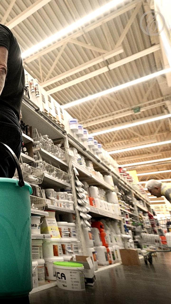 Снижение посещаемости магазинов товаров для дома в России на 18% в 2023 году