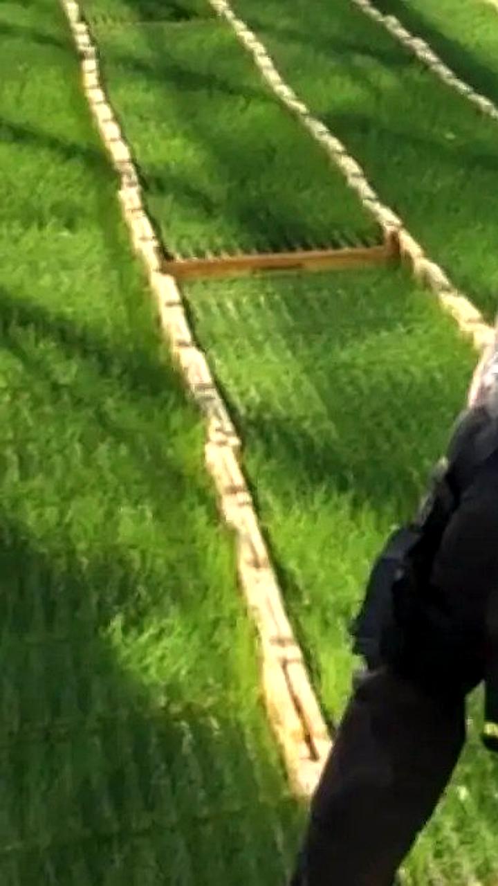 В Нидерландах представлен экзоскелет для облегчения труда в сельском хозяйстве