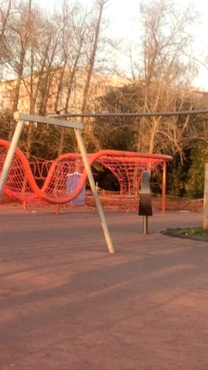 Прокуратура Челябинска начала проверку после травмы девочки на детской площадке