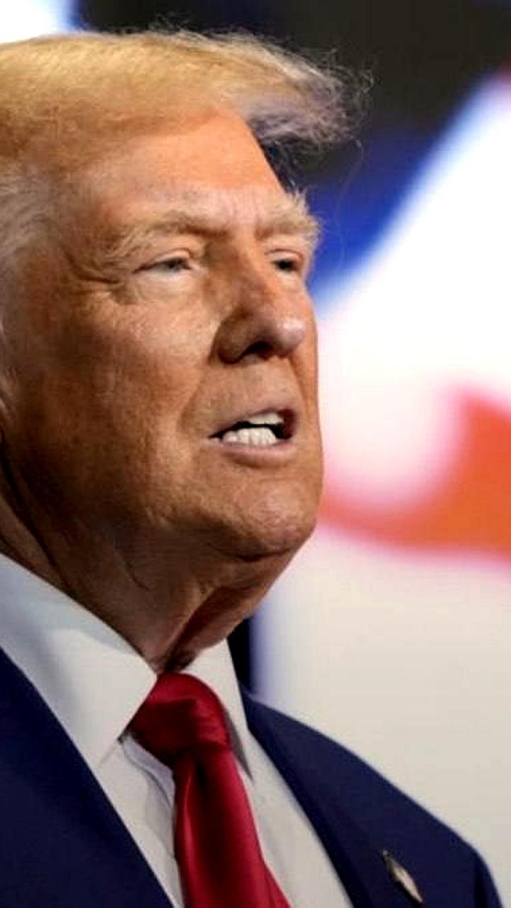 Трамп анонсировал 100% пошлины на импорт фармпрепаратов без местного производства
