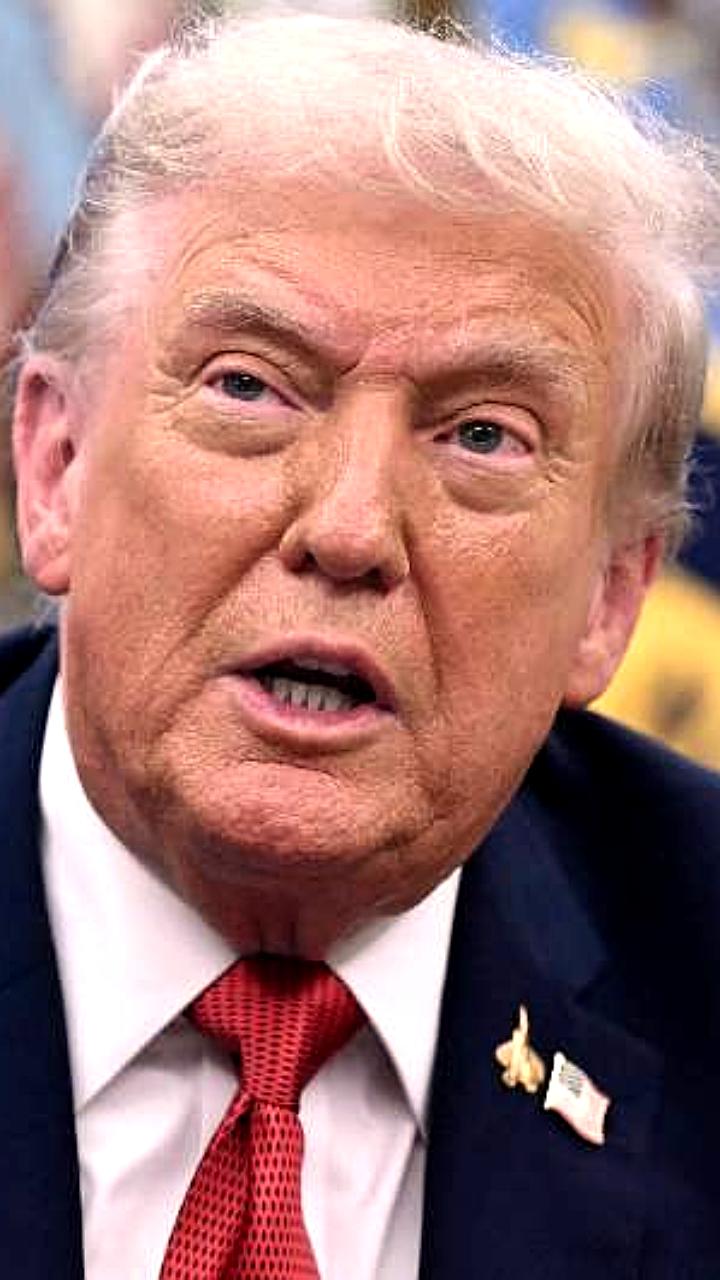Трамп анонсировал введение пошлин на грузовики и мебель с 1 октября