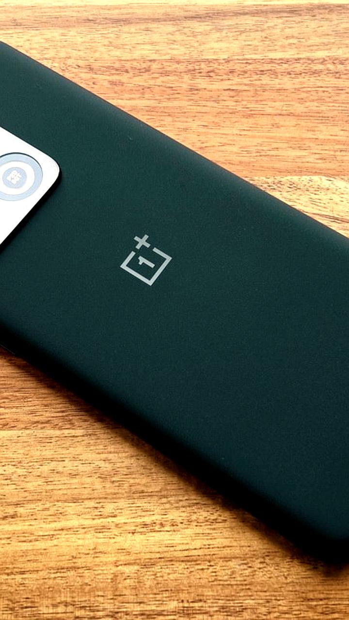 OnePlus сообщает о критической уязвимости в смартфонах, позволяющей доступ к SMS