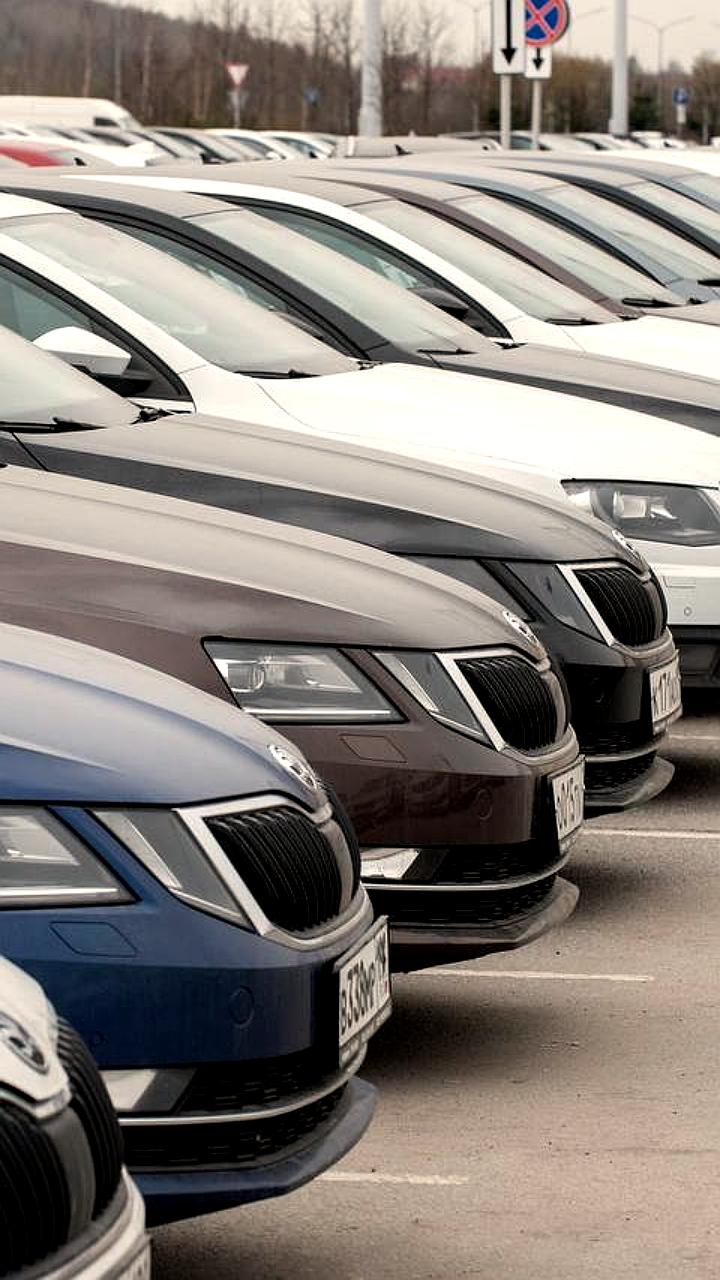 Цены на подержанные автомобили в России снизились на 8-13% за год