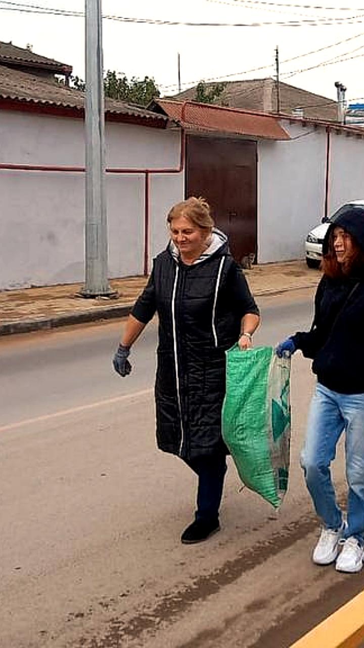 Субботники в Дербенте и Херсонской области: объединение поколений и забота о природе