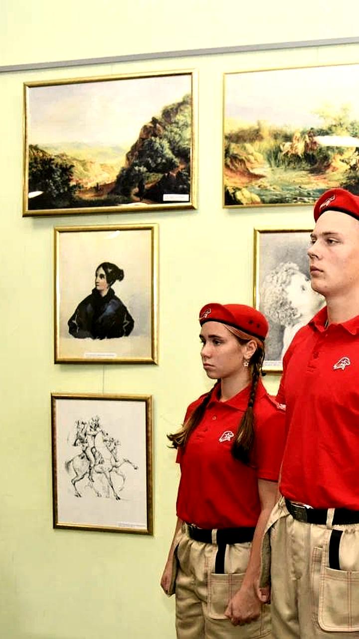 В Алтайском крае и ДНР открыты Парты Героев в честь погибших защитников Родины
