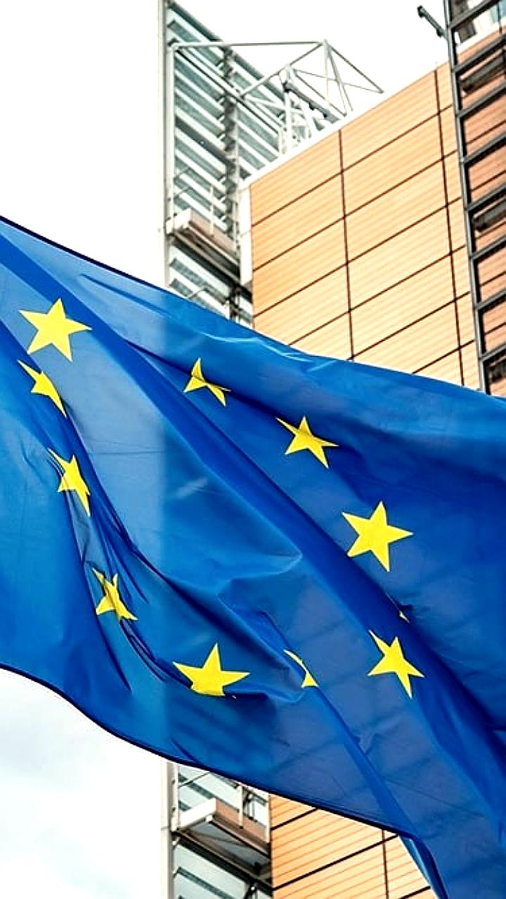 Еврокомиссия исключает конфискацию российских активов для кредита Украине
