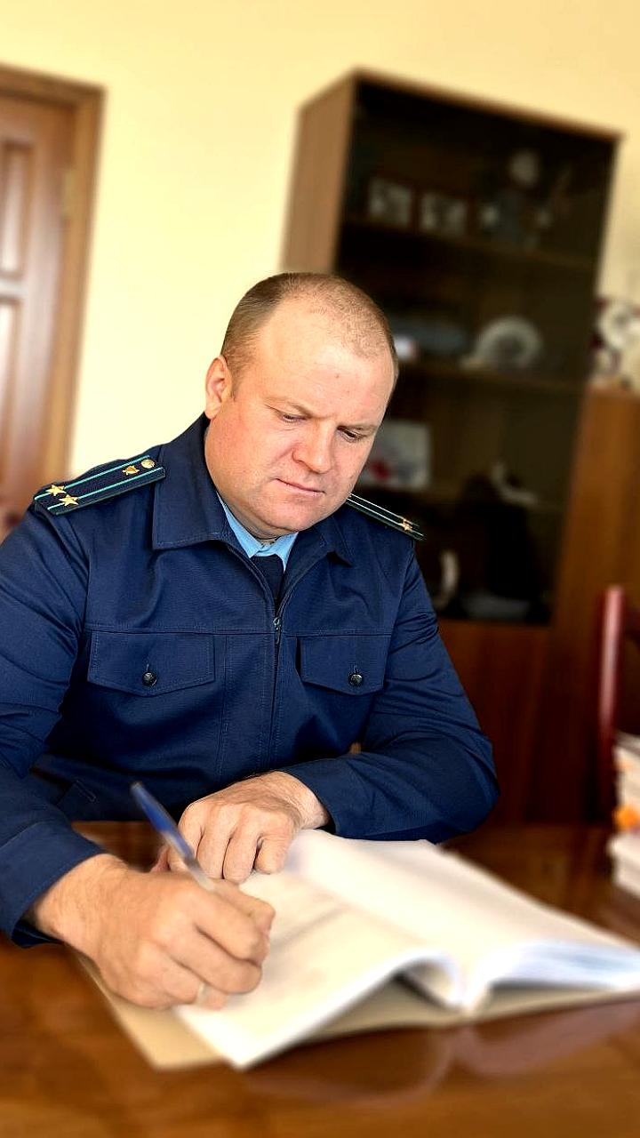 Суд над чиновником Охотского района из-за травмы 10-летнего мальчика на детской площадке