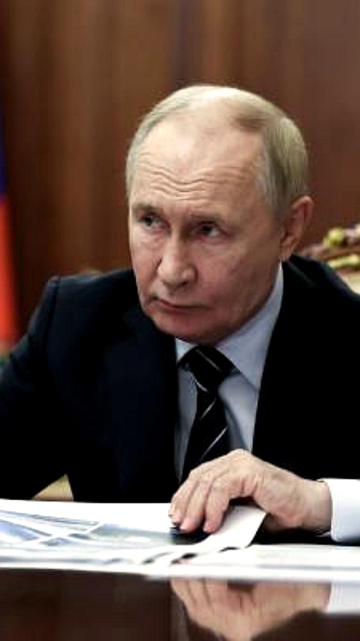 Путин и Хуснуллин обсудили поддержку строительства и льготную ипотеку