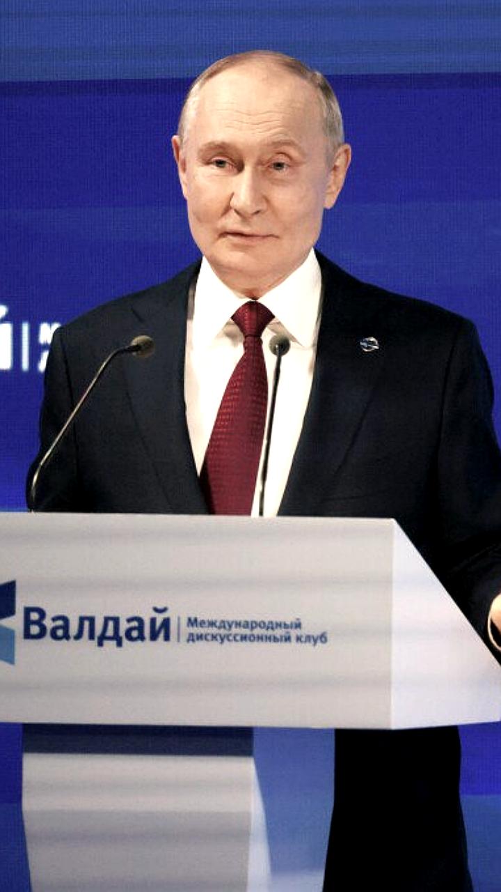 БРИКС усиливает электронные расчеты и торговлю, сообщает Путин