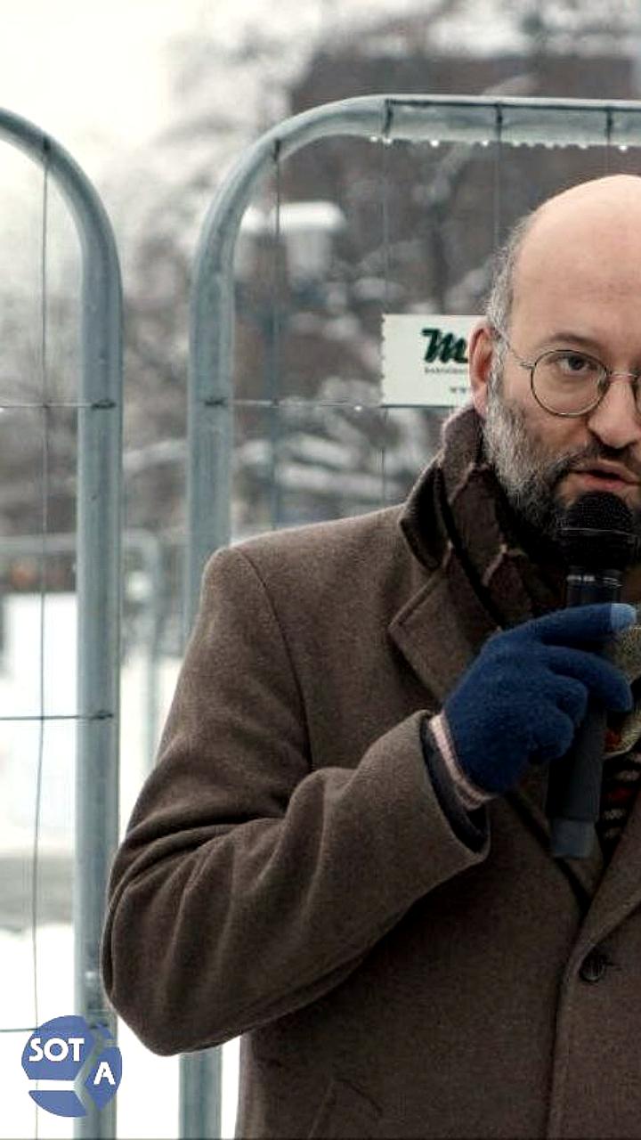Суд заочно приговорил Илью Азара и других к четырем годам колонии за дело о нежелательной организации