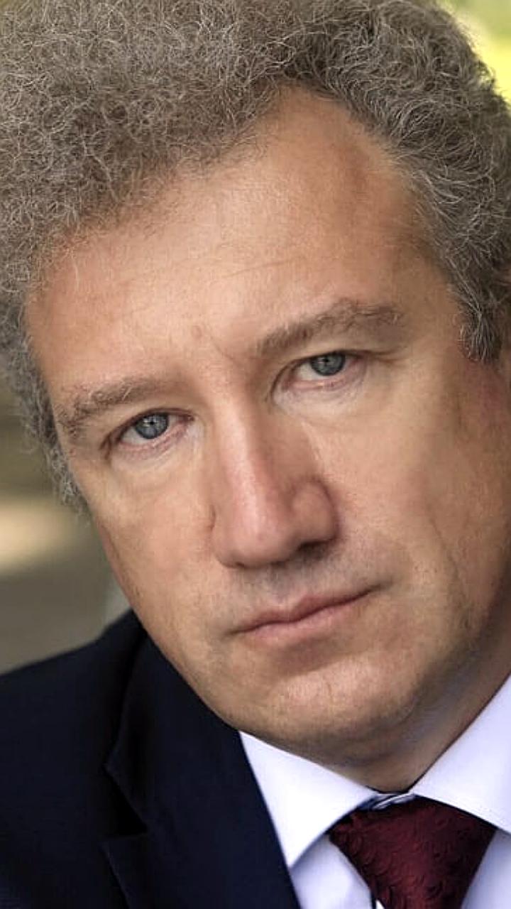 Андрей Аниханов назначен главным дирижером театра имени Мусы Джалиля
